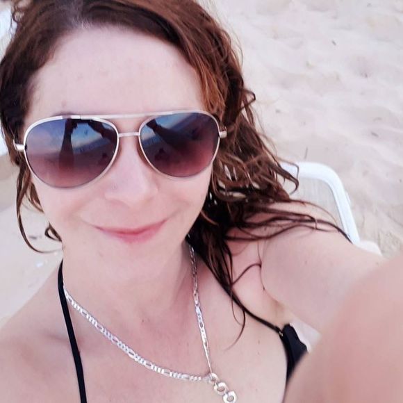 Meet your Posher, Sabrina - Picture 1 of 1